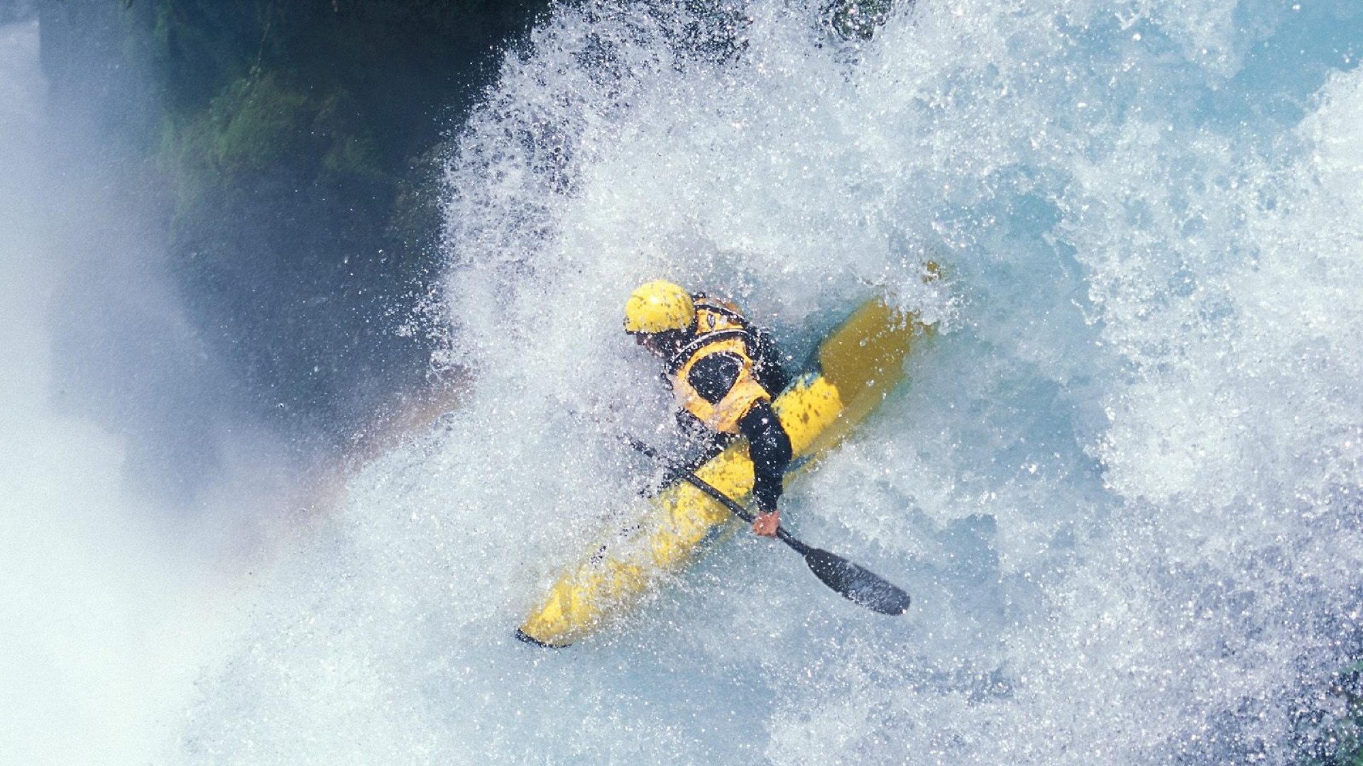 德国女子团体追逐赛选手在决赛中获得铜牌，德国女子单打